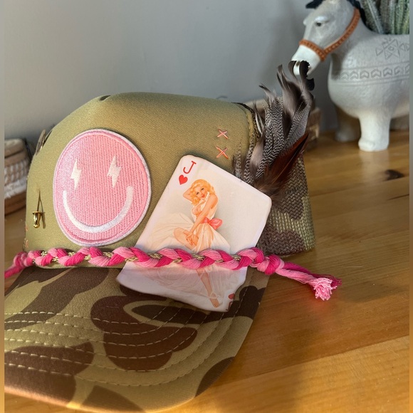 Camo Trucker Hat 🧢 - Picture 2 of 3